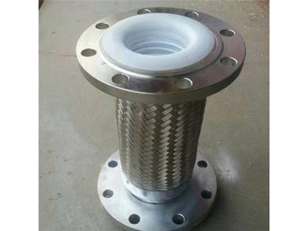 襯四(si)氟金(jin)屬軟(ruan)管